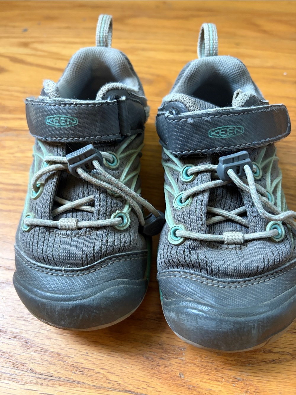 Keen Kids CNX Teal and Gray Sneakers size 10